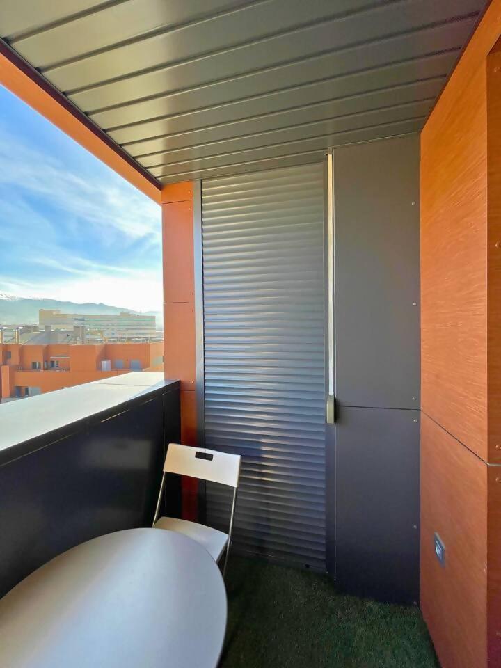 Home4U Apartamento Con Cochera Granada Bagian luar foto