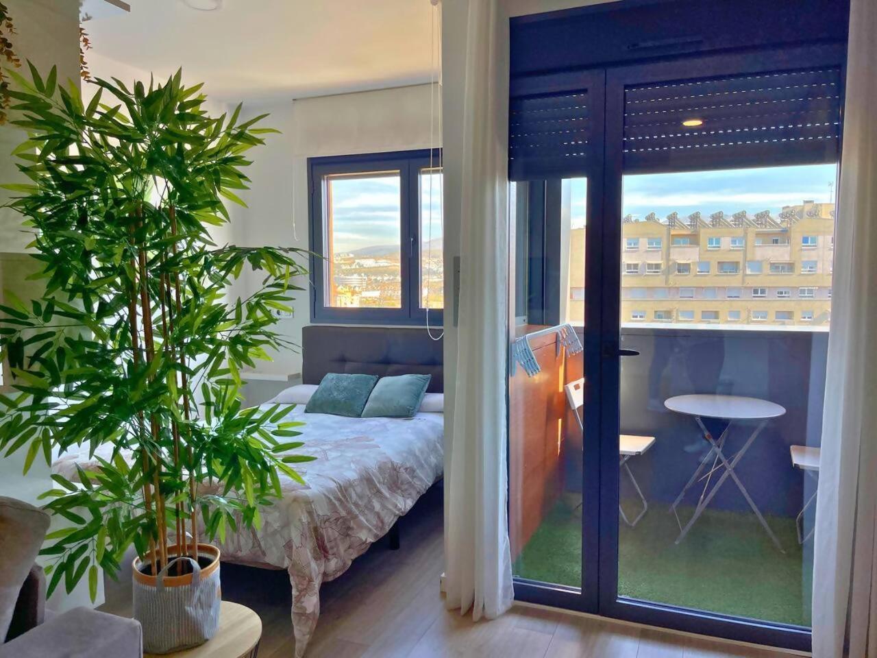 Home4U Apartamento Con Cochera Granada Bagian luar foto