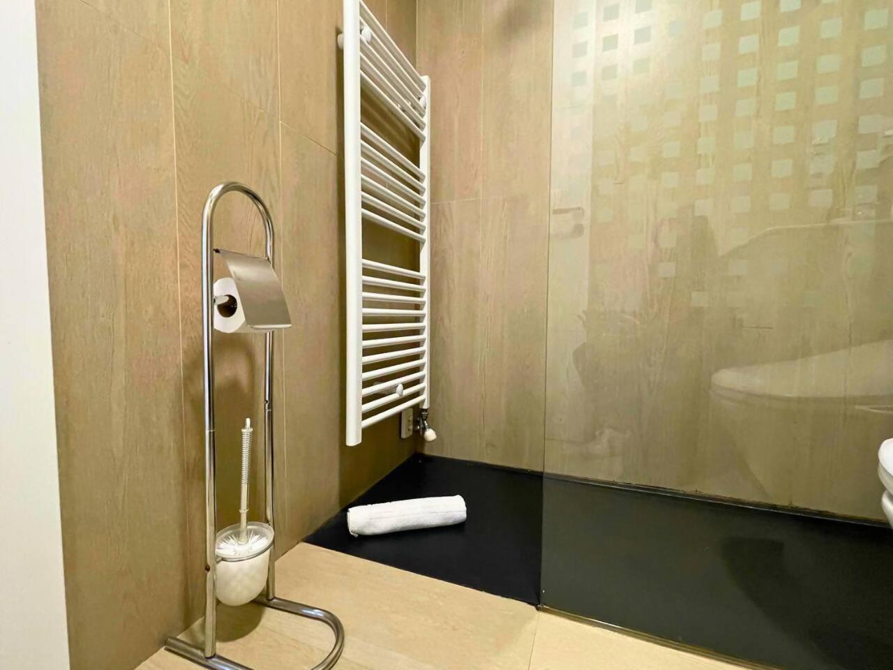 Home4U Apartamento Con Cochera Granada Bagian luar foto