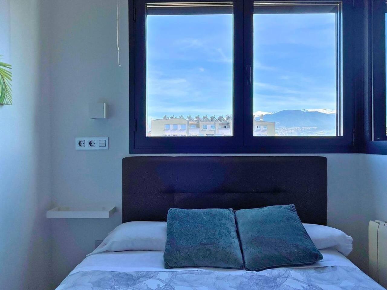 Home4U Apartamento Con Cochera Granada Bagian luar foto